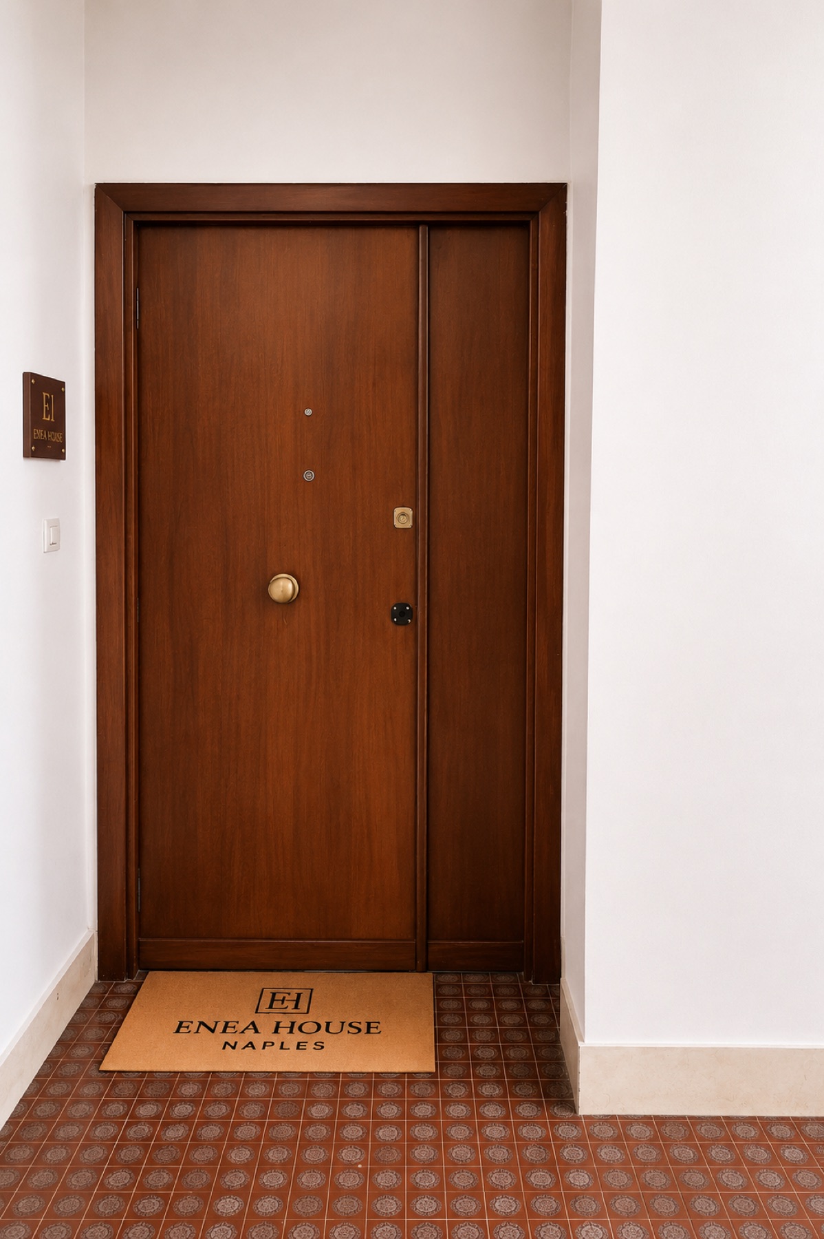Porta d'ingresso dell'appartamento